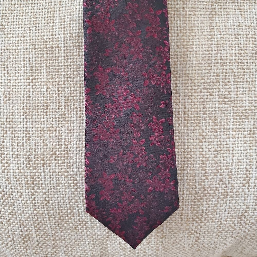 Bar III Mitchell Floral Tie - Picture 5 of 9